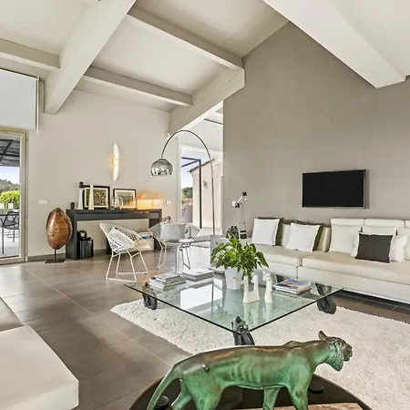 Βίλα Avec Piscine Et Vue Grimaud