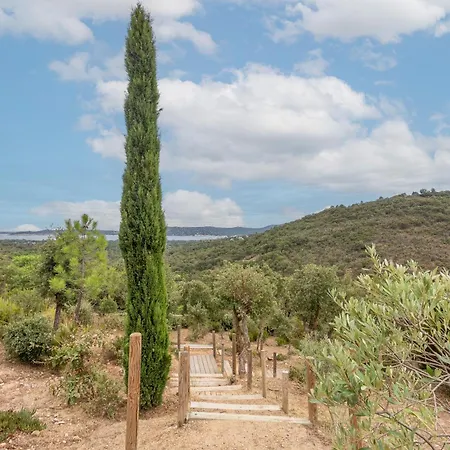 Avec Piscine Et Vue Grimaud