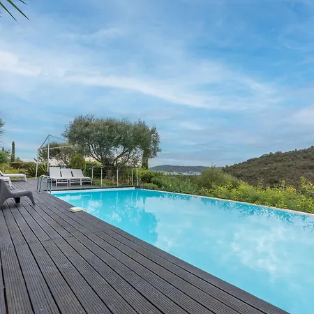 Avec Piscine Et Vue * Grimaud