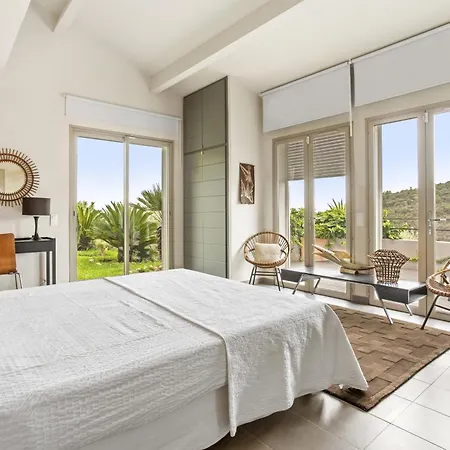 Βίλα Avec Piscine Et Vue *