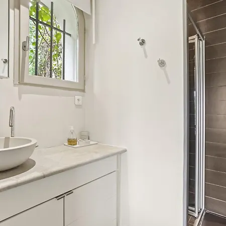 Avec Piscine Et Vue * Grimaud